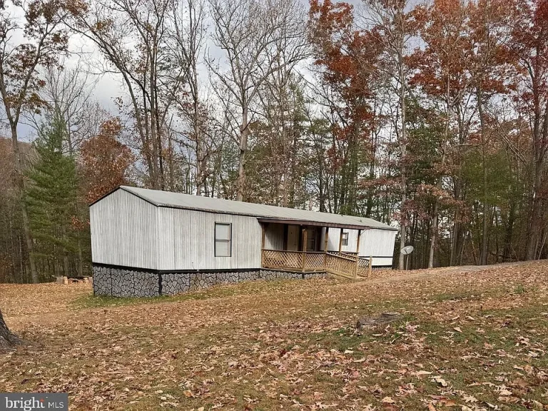 Three bedrooms and 2 bath recently upgraded manufactured home. $145,000