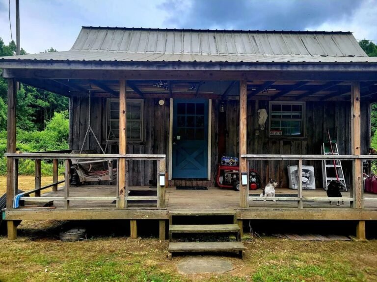 Cozy and Rustic Cabin on 64 Acres in Tyner, Kentucky