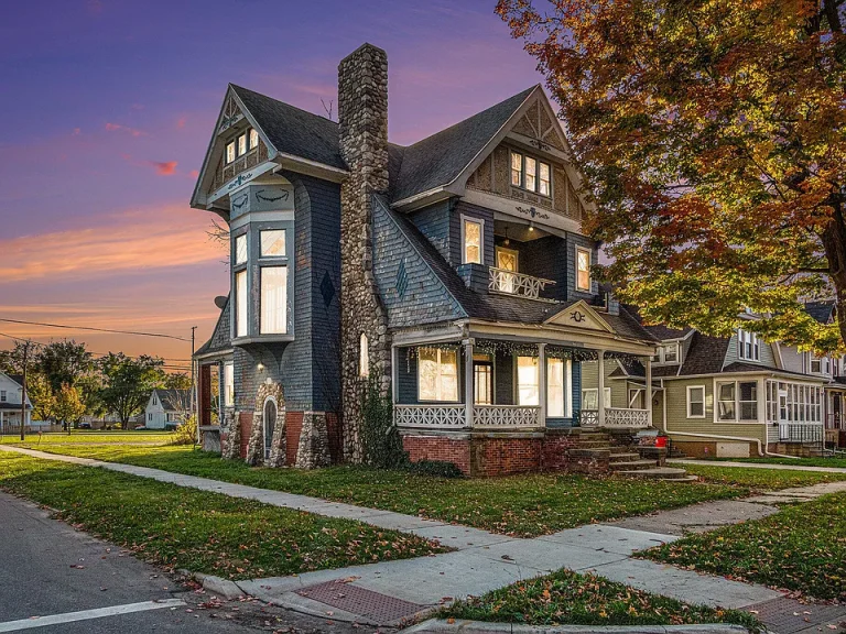 A Piece of History: 600 Territorial Road $120,000