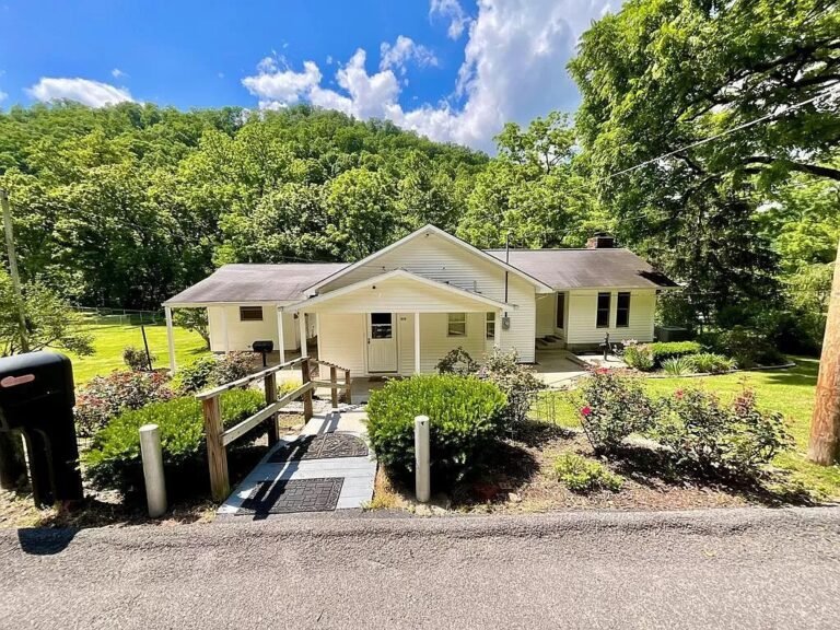 Cozy Home on 26 Acres for Sale in Pikeville, Kentucky