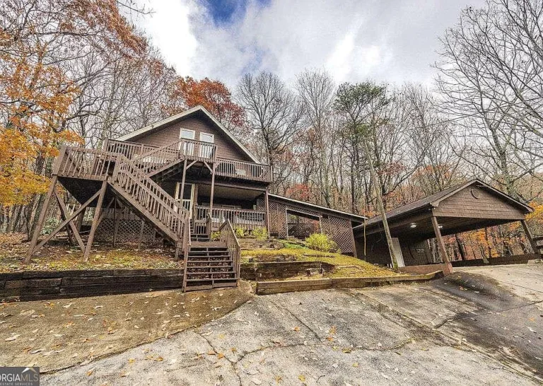 Your Mountain Retreat Awaits  Discover Tranquility and Luxury in Bent Tree