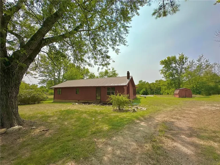 3 bedrooms, 2 bathrooms, a one-car garage, and a large pantry. $90,000