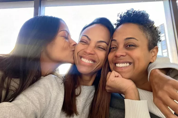 Zoe Saldaña Celebrates First Oscar Nomination with Her Sisters, Says Emilia Pérez Was ‘Made with Love’