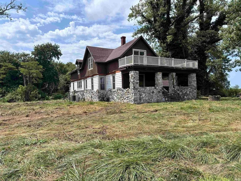 6-bedroom, 2-bathroom home with over 3500 square feet of living space. $145,000