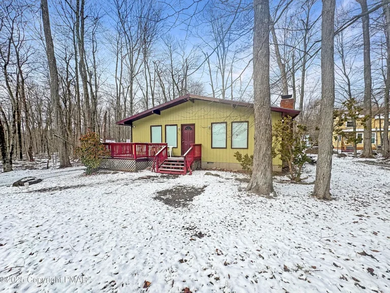 Pocono Mountain Retreat: Ranch Home in A Pocono Country Place $140,000