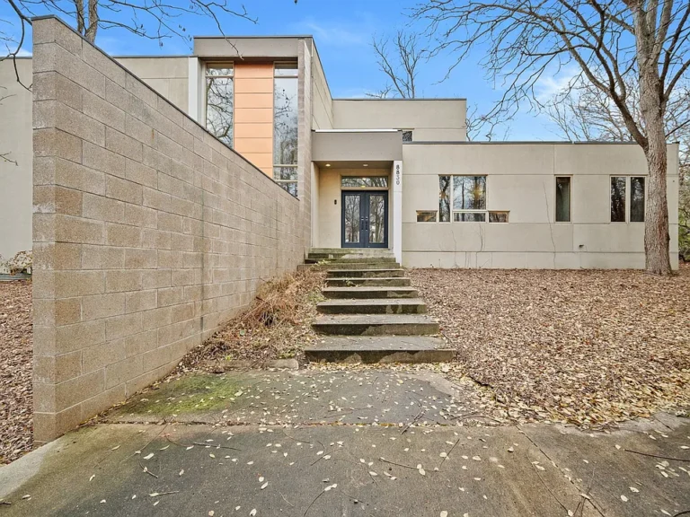 Investment Opportunity: Unique Home Near Saylorville Lake
