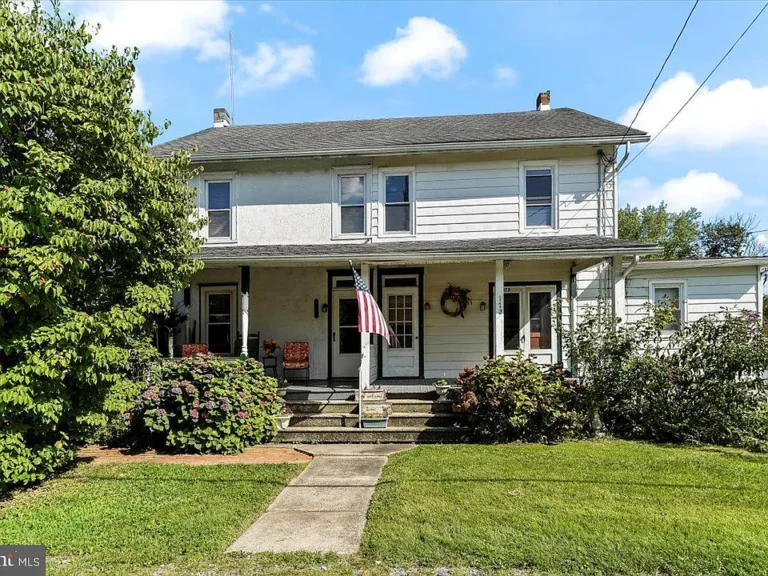 Spacious Twin Home in Oxford Area School District $211,000
