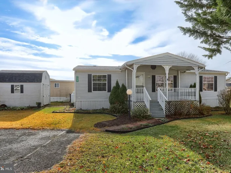 Charming 3-Bedroom Home in Palm City Park $90,000