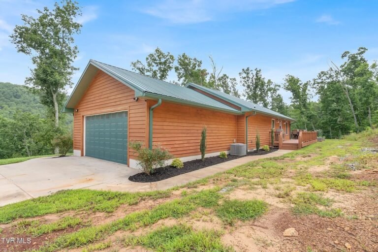 Modern 3-Bedroom Cabin on 64 Acres in Greeneville, Tennessee