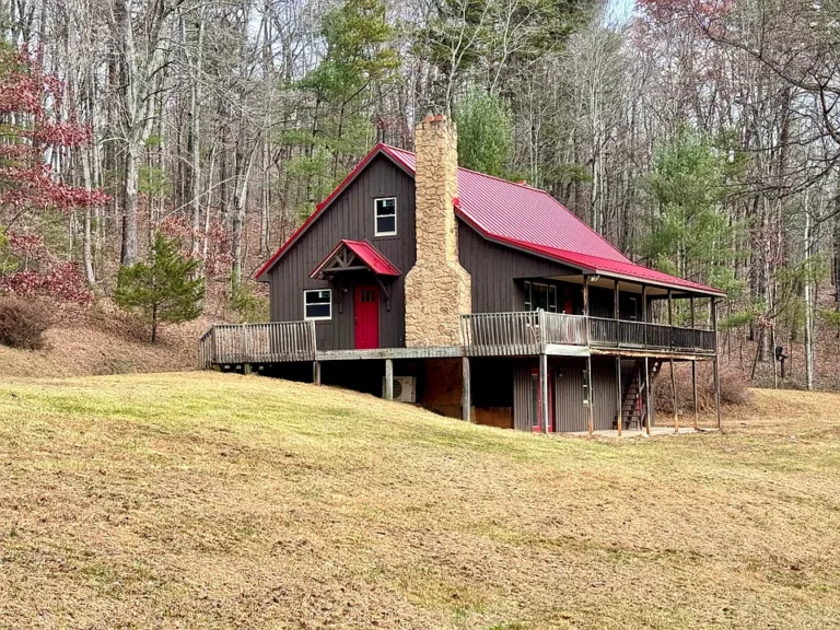 Unique 10-Acre Retreat – Perfect for Investors, DIYers, and Homesteaders!