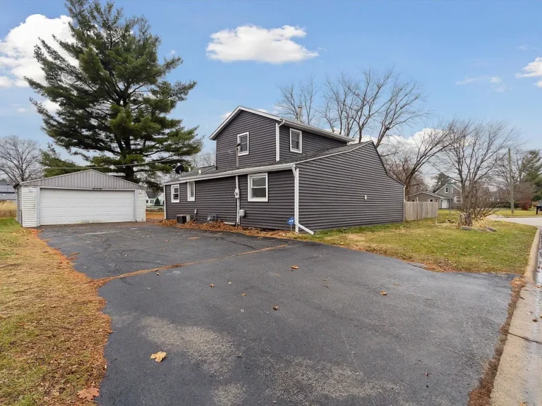 Stunningly Renovated Home in Machesney Park $190,000