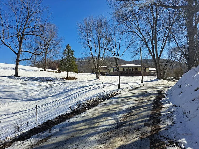 Charming Country Home with Mountain Views in Cedarville $175,000
