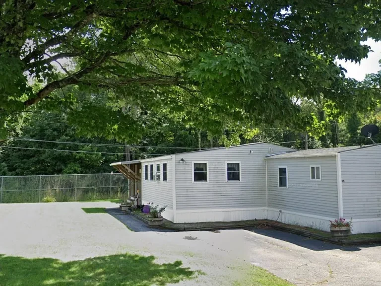Spacious Mobile Home with Addition in Desirable Park: Don’t Miss the Showing! $104,999