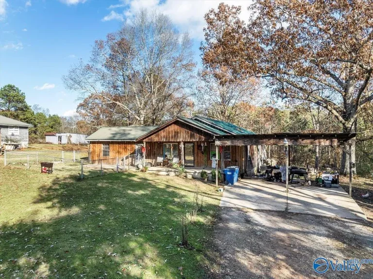 Country Charm: 3-Bedroom Home on 2.5 Acres $149,900