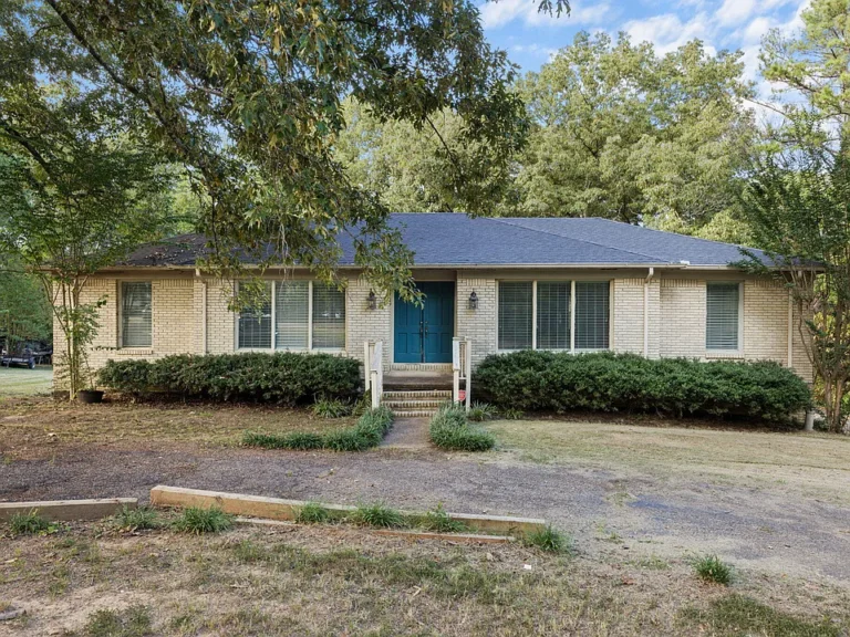 Don’t Miss Out! $50,000 Price Reduction – Motivated Seller