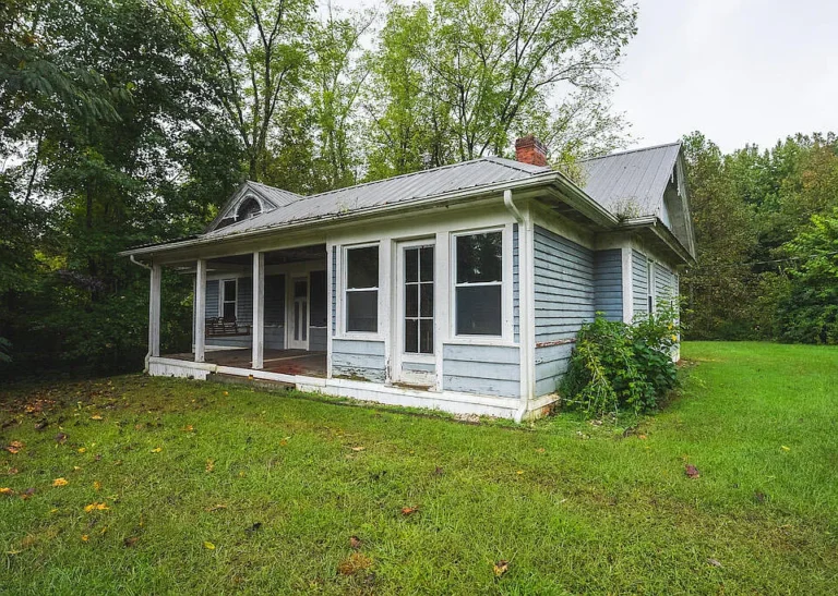 Charming 2-Bedroom Home on 6.85 Acres