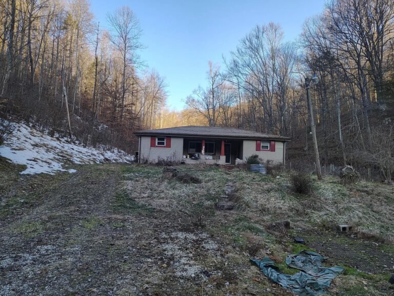 3-Bedroom Home on 30 Acres in McKee, Kentucky