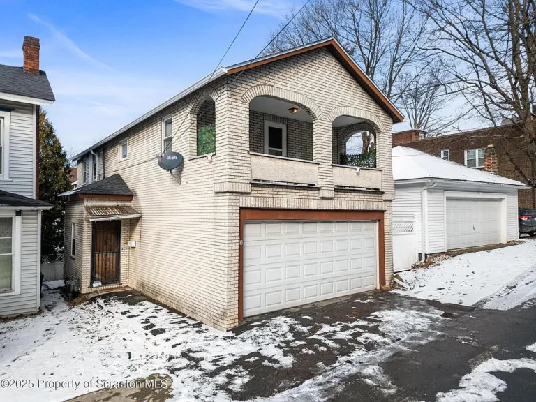 Affordable & Charming All-Brick Home: Move-In Ready with Updates! $115,000