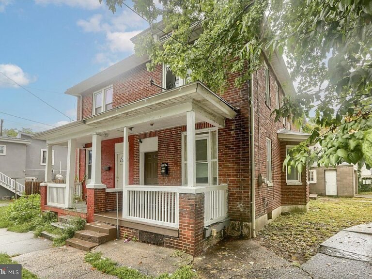 Move-In Ready Half Double on Corner Lot $112,000