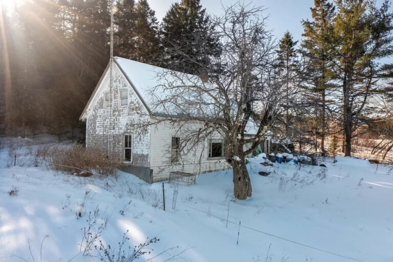 3-Bedroom Home on 35 Acres in Edmunds Township, Maine
