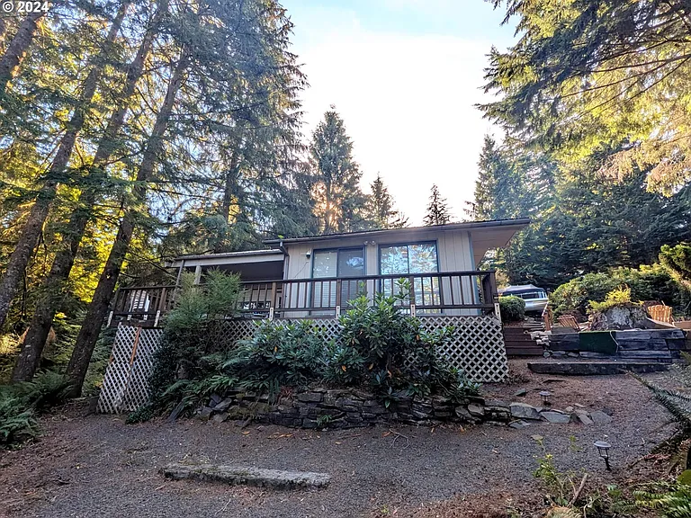 Lake Merwin Getaway: Updated Nomad Trailer with Community Amenities $138,000