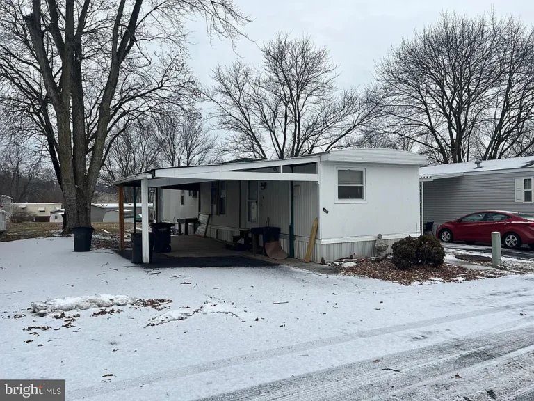 20 My Way Drive, Palmyra: Rehab Opportunity in 55+ Community – CASH ONLY! $8,750