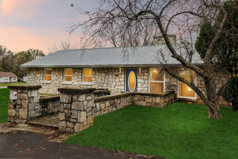 Welcome to 919 Carpenter Street, Clarksville, TN