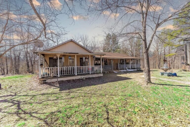 Fixer-Upper on 31.14 Acres for Sale in Couch, Missouri