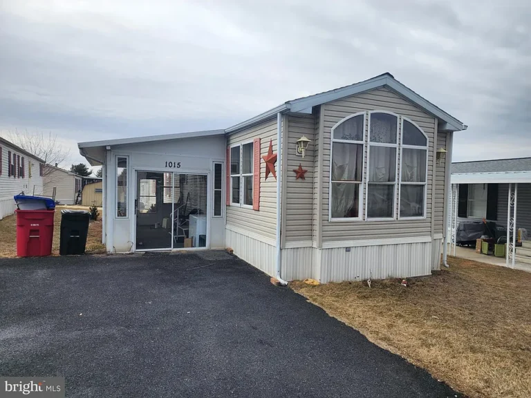 Cozy Mobile Home in Laurel Commons: 2BR/2BA, Convenient Location! $48,500