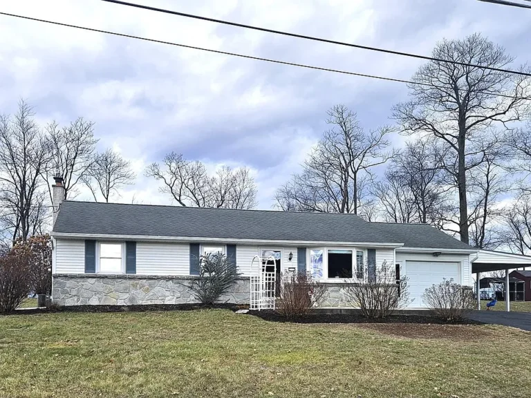 Onsite Auction: Rural Conestoga River Valley Home – Ideal Starter Home! $100,000