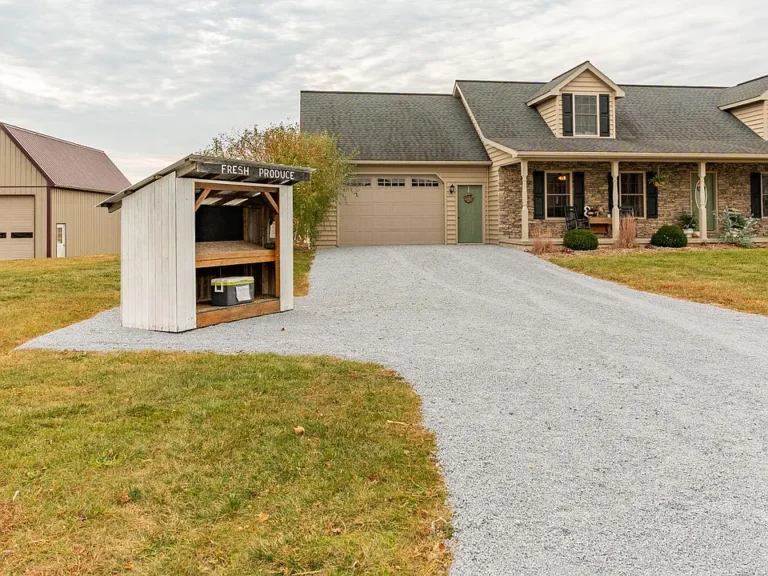 Estate Auction: One-Owner Cape Cod Home on 2.1 Acres – Thursday, March 20, 2025 at 5 PM $200,000