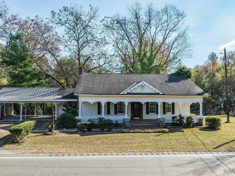 Make this charming 3-bedroom, 2-bathroom property your home, or seize the opportunity for additional income with the unique on-site retail space! $135,000