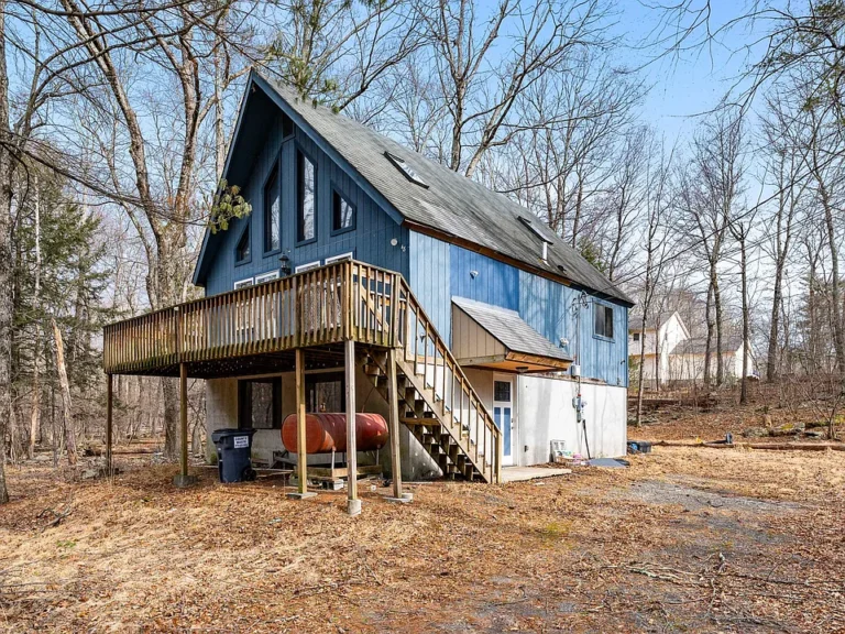 Don’t Miss This Rare Opportunity – 3-Level Raised Chalet in East Stroudsburg! $197,500