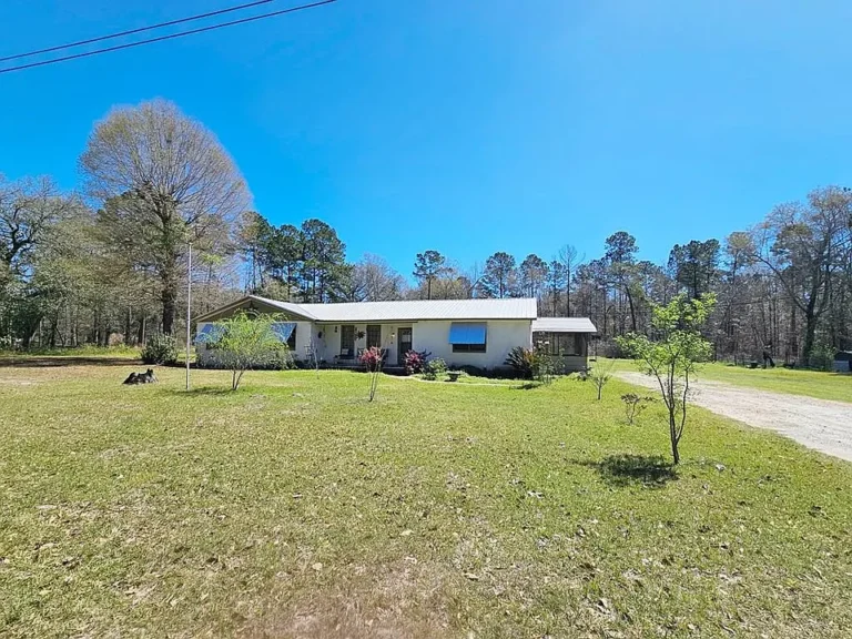 Charming 3-Bedroom, 2-Bath Home on 6 Acres in Lee County – A Perfect Country Retreat! $149,900