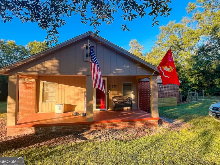 Charming 3-Bedroom, 1.5-Bath Brick Home – Stylish Upgrade and Rental Opportunity!