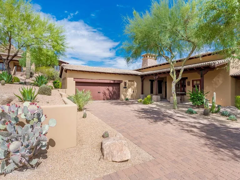 Own a Piece of Paradise at The Rocks Luxury Residence Club! $175,000