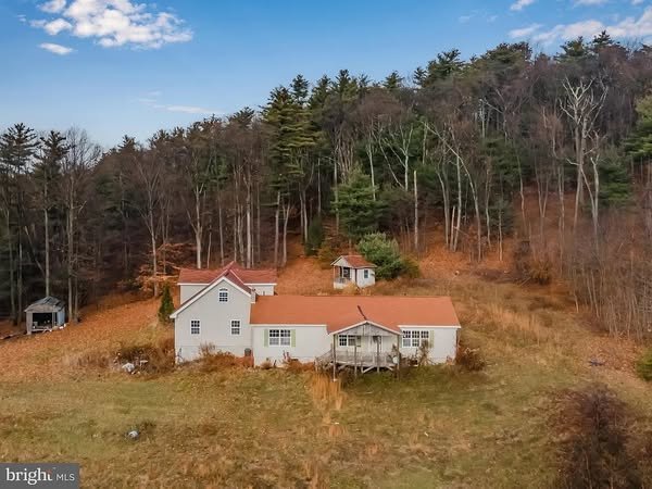 Secluded Mountain View Estate with Private Access – Over 4,300 Sq.Ft. of Potential!