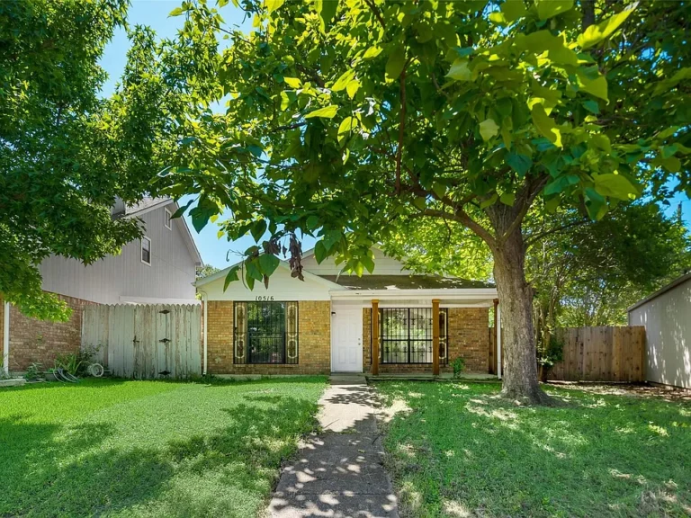 This charming 2-bedroom home, nestled in a quiet cul-de-sac, comes with a reliable, on-time paying tenant already in place—making it a perfect investment opportunity