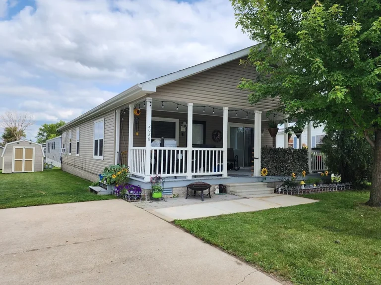Charming & Updated Modular Home at 2026 Nightingale! $69,999