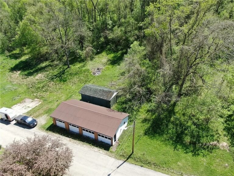 29.8 Acres with 4-Car Garage for Sale in Daisytown, Pennsylvania