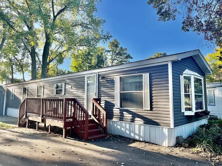 This charming trailer features 3 bedrooms, 1- 3/4 bath, and a cute and functional living/dining kitchen area. $45,000