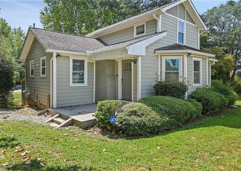 Move-In Ready 3-Bedroom, 2-Bath Bungalow in McDonough! $211,500