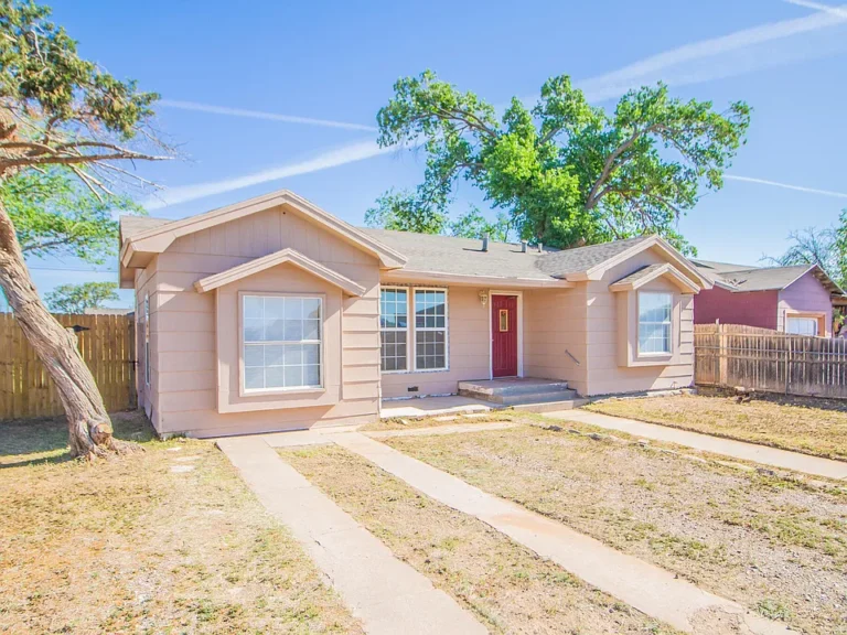 Freshly Remodeled Corner Lot Home in Prime Arnett Benson Location!$115,000