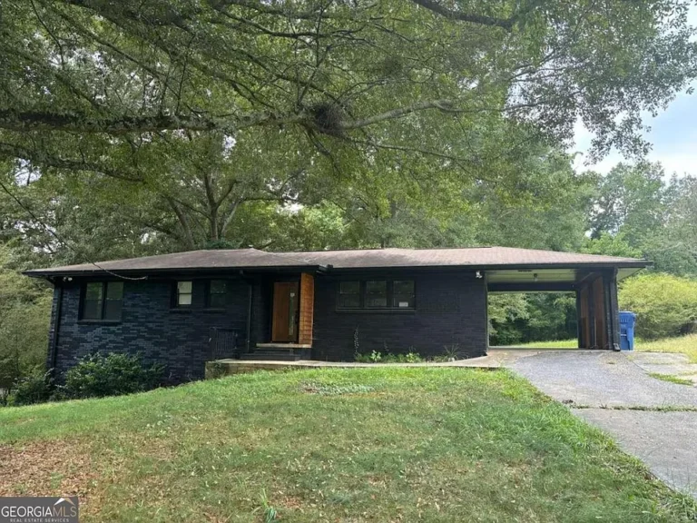 Charming Modern Ranch with Endless Potential!