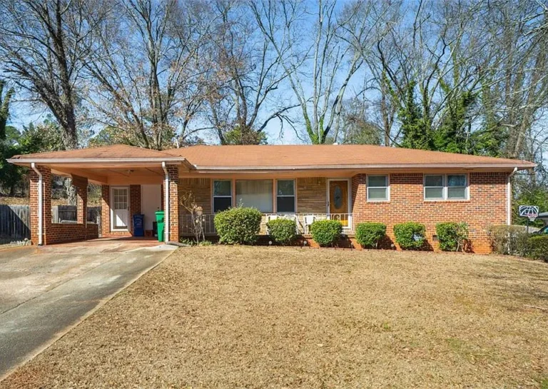 Charming 3-Bedroom, 2-Bathroom Home – Ideal for First-Time Homebuyers or Savvy Investors! $190,000