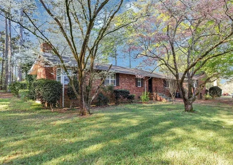 Charming 3-Bedroom, 2-Bath Single-Story Home with Great Potential! $165,000