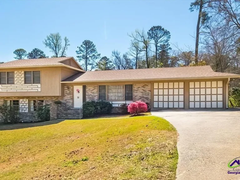 Custom-Built Mid-Century Modern Masterpiece – A Timeless Treasure!