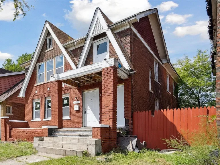 ATTENTION INVESTORS! Here’s a chance to own a 2-unit brick multi-family home in Detroit! $44,900