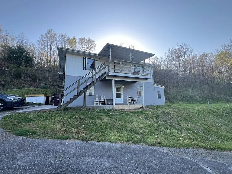 We offer a stress free move that can happen immediately. $165,000