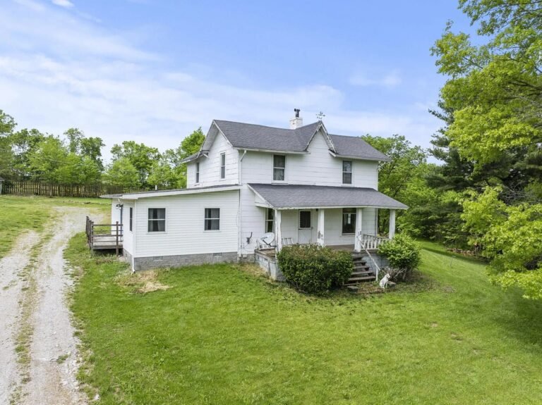 4-Bedroom Farmhouse on 10.4 Acres in Cynthiana, Kentucky